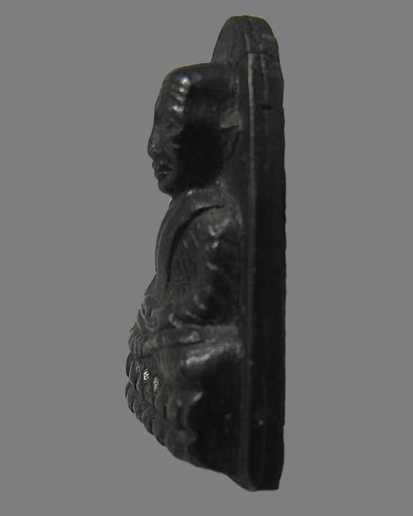 หลวงพ่อทวด ตัว ท. วัดใหม่อัมพร จ.นครราชสีมา เนื้อเมฆพัตร ปี ๒๕๐๕ (พระอาจารย์ทิม วัดช้างให้ ปลุกเสก)