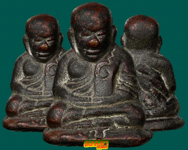 หลวงพ่อเงิน วัดบางคลานใต้ รุ่น ปืนแตก ปี 28 พิมพ์นิยมเศียรโต ก้น ช ยันต์ อุ (นิยม)