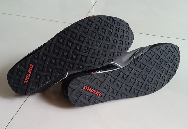 รองเท้าสนีกเกอร์ DIESEL ของแท้ ตัวเทพ รุ่น TAKE