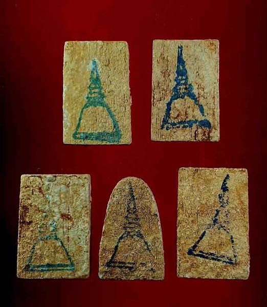 แยกจากชุดกรรมการใหญ่ สมเด็จพิมพ์ใหญ่เกศทะลุซุ้มโรยผงเก่า รุ่น 141 ปีมหามงคล วัดระฆังฯ 