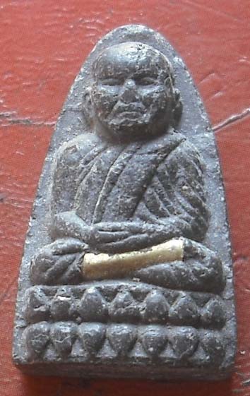 พระผงหลวงปู่ทวด ออกวัดใหม่หนองตะคลอง  จ.สุพรรณบุรี ฝังตะกรุด1ดอก