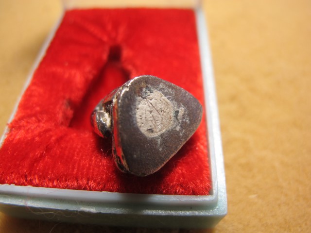  รูปหล่อ หลวงปู่หลิว วัดไร่แตงทอง ที่ละลึก78 เนื้อสตางค์ ปี 28 อุดผงผสมเกศา สภาพสวยสร้างน้อย