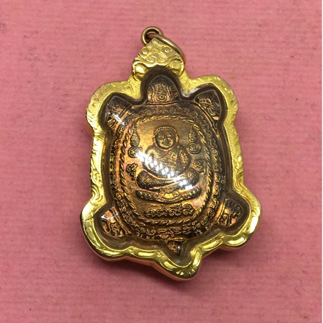 หลวงปู่หลิว รุ่นเฮงแสนเฮง เนื้อทองแดง ปี39 เลี่ยมทองคำแท้ พร้อมกล่อง