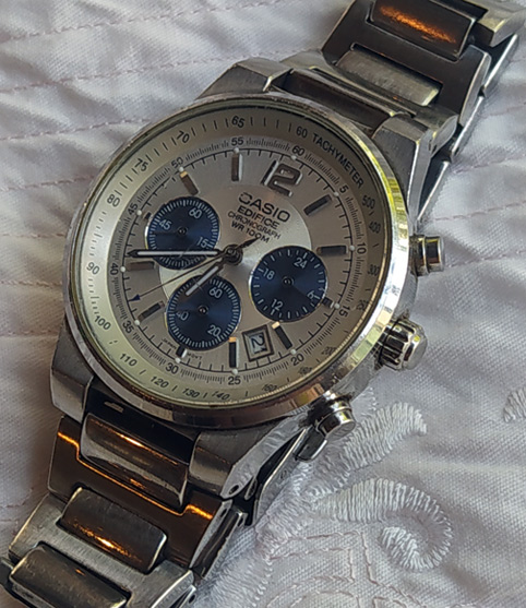 Casio Edifice ของแท้ โครโนกราฟ หน้าขาว วงฟ้า