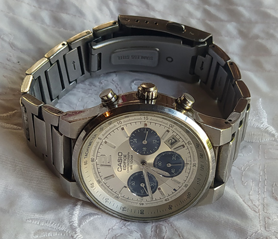 Casio Edifice ของแท้ โครโนกราฟ หน้าขาว วงฟ้า