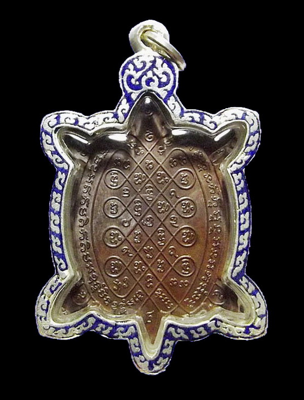 เหรียญพญาเต่าเรือน ลป.หลิว รุ่นสุขใจ เนื้อทองแดง 2 โค๊ด ปี37 สวยวิ้ง เลี่ยมกันน้ำ ตลับเงิน พร้อมบัตร