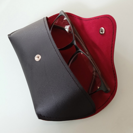 แว่นสายตายาว Black&Brown Frame JAPAN DESIGN ของใหม่ พร้อมซองทรงสปอร์ต สวยหรูเข้าชุด