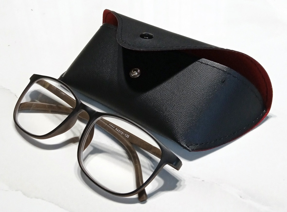 แว่นสายตายาวขาสปริง Black&Brown Frame JAPAN DESIGN ของใหม่ พร้อมซองสวยๆ