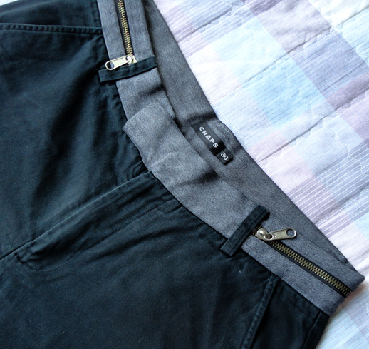 กางเกง CHAPS ของแท้ สีดำ เอว30 สวย หายากแล้ว สภาพดีมาก ดีไซน์ขอบเอวเป็นลูกเล่นด้วยซิบบนพื้นเทา