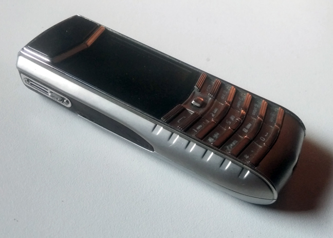 มือถือ VERTU สุดหรู สวยๆเลย หายากนะ ตัวนี้ made in UK