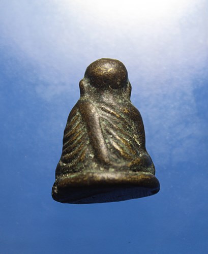 A825 หลวงพ่อเงิน รุ่นปืนแตก สภาพสวยๆ