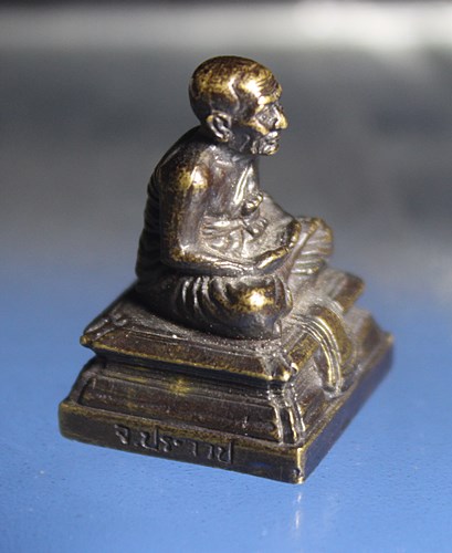 A831 รูปหล่อ หลวงปู่ทวด วัดห้วยมงคล ปี51 เนื้อทองเหลือง สูง 1 นิ้ว สภาพสวยๆ