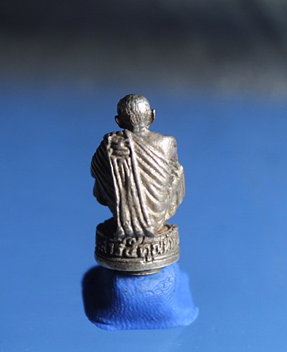 A836รูปหล่อเอกลักษณ์กริ่ง หลวงพ่อคูณ ปริสุทโธ วัดบ้านไร่ รุ่นเสาร์ 5 คูณพันล้าน เนื้อนวะ ปี37