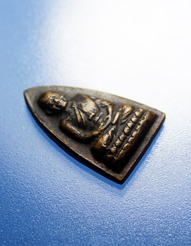 A049 เหรียญกลีบบัว หลวงพ่อทวด ร.ศ.200 ปี 2525 วัดช้างให้จ.ปัตตานี สภาพสวยๆ