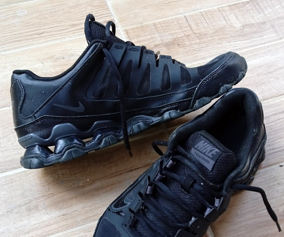 รองเท้า NIKE ของแท้ REAX สีดำ สภาพสวย พื้นยังเต็มกริ๊บๆ