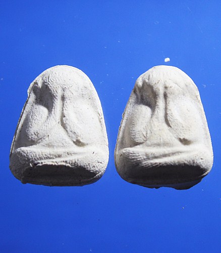 พระปิดตา พระอาจารย์โชติ อาภคฺโค วัดภูเขาแก้ว จ.อุบลราชธานี ปี28 จำนวน 2 องค์