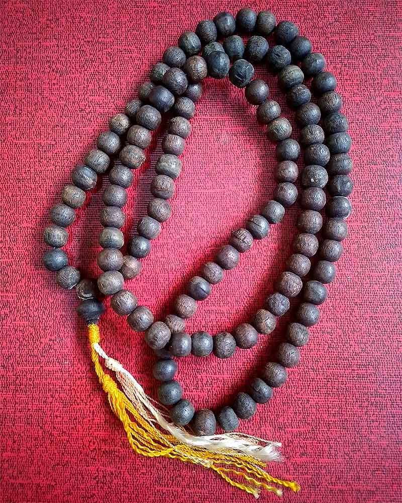 สร้อยประคำไม้เก่า