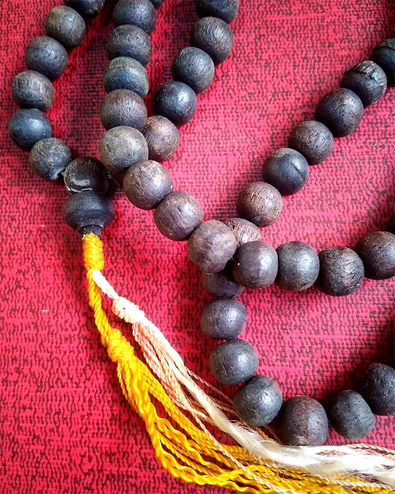 สร้อยประคำไม้เก่า