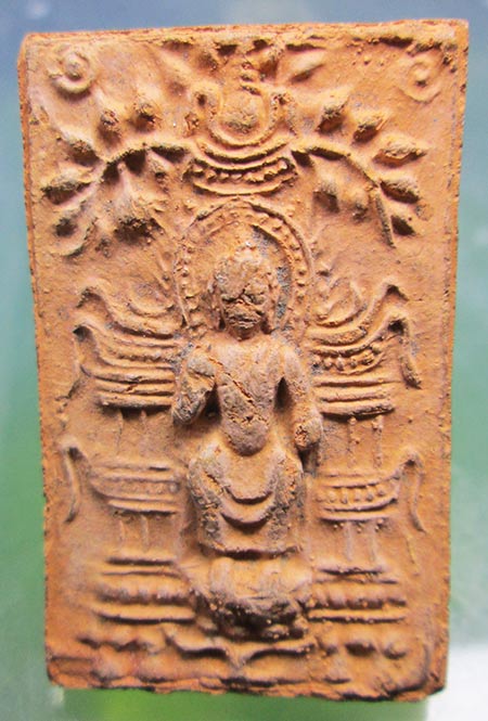 พระนั่งเมือง พิมพ์เล็ก วัดพุทธมงคล มหาสารคาม ปี2549 สร้างจากมวลสารเดิมพระกรุพระธาตุนาดูน