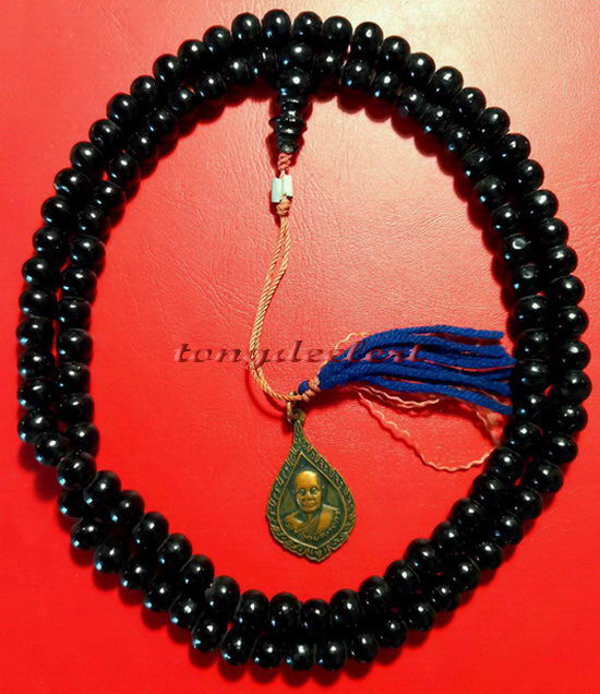 ประคำผงว่านเกสร108 รุ่นแรก หลวงพ่ออุตตมะ วัดวังก์วิเวการาม พิเศษมีเหรียญห้อยปลายประคำด้วยค่ะ