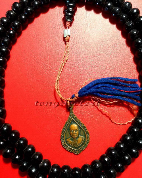 ประคำผงว่านเกสร108 รุ่นแรก หลวงพ่ออุตตมะ วัดวังก์วิเวการาม พิเศษมีเหรียญห้อยปลายประคำด้วยค่ะ