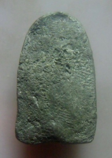 **วัดใจ**หลวงปู่ทวดเนื้อว่าน พิมพ์พระรอด หลังโรยเพรหน้าทั่ง เนื้อจัด เก่าไม่ทราบที่**สวยๆ เชิญชมครับ