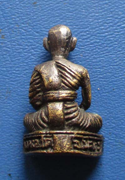 รูปหล่อหลวงพ่อแวว  วัดคลองคู้  จ.พิจิตร ไม่ทราบ พศ