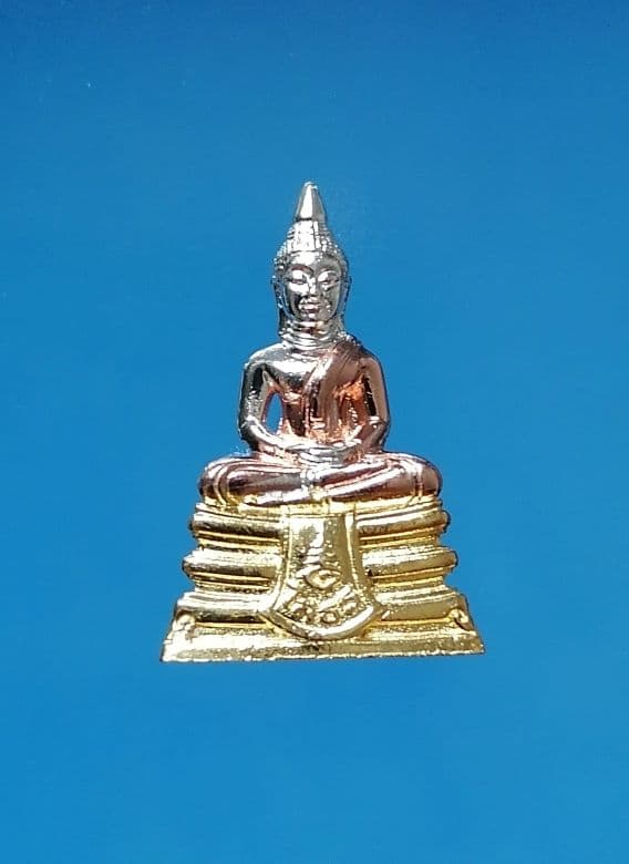 รูปหล่อหลวงพ่อโสธร วัดโสธรวราราม รุ่นสร้างโรงพยาบาลวัดสมานรัตนาราม เนื้อสามกษัตริย์ หมายเลข 15543