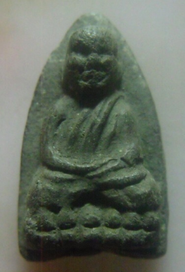 **วัดใจ**หลวงปู่ทวดเนื้อว่าน พิมพ์ใหญ่ ใต้ฐานมีรูเสียบ เก่าๆ ไม่ทราบที่**สวยๆ