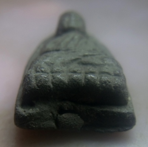 **วัดใจ**หลวงปู่ทวดเนื้อว่าน พิมพ์ใหญ่ ใต้ฐานมีรูเสียบ เก่าๆ ไม่ทราบที่**สวยๆ