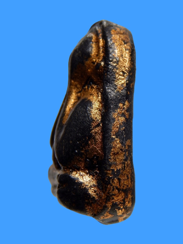 พระปิดตา หลวงพ่อทบ วัดชนแดน พิมพ์สะดือจุ่น หลังรูปเหมือน อุดกริ่ง เนื้อผงคลุกรัก