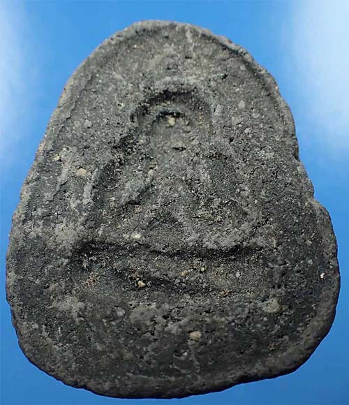 ขายขาดทุน!!!พระปิดตาหลวงปู่เฮี้ยง วัดป่าฯ พ.ศ.๒๕๐๘ พิมพ์ปีกกว้างหลังแบบ+บัตรรับรองพระแท้*188