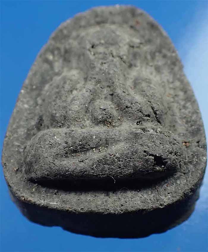 ขายขาดทุน!!!พระปิดตาหลวงปู่เฮี้ยง วัดป่าฯ พ.ศ.๒๕๐๘ พิมพ์ปีกกว้างหลังแบบ+บัตรรับรองพระแท้*188