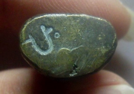 **วัดใจ**รูปหล่อหลวงพ่อเงิน วัดบางคลาน เนื้อทองผสม ใต้ฐานมีโค้ด**สวยๆ เชิญชมครับ 