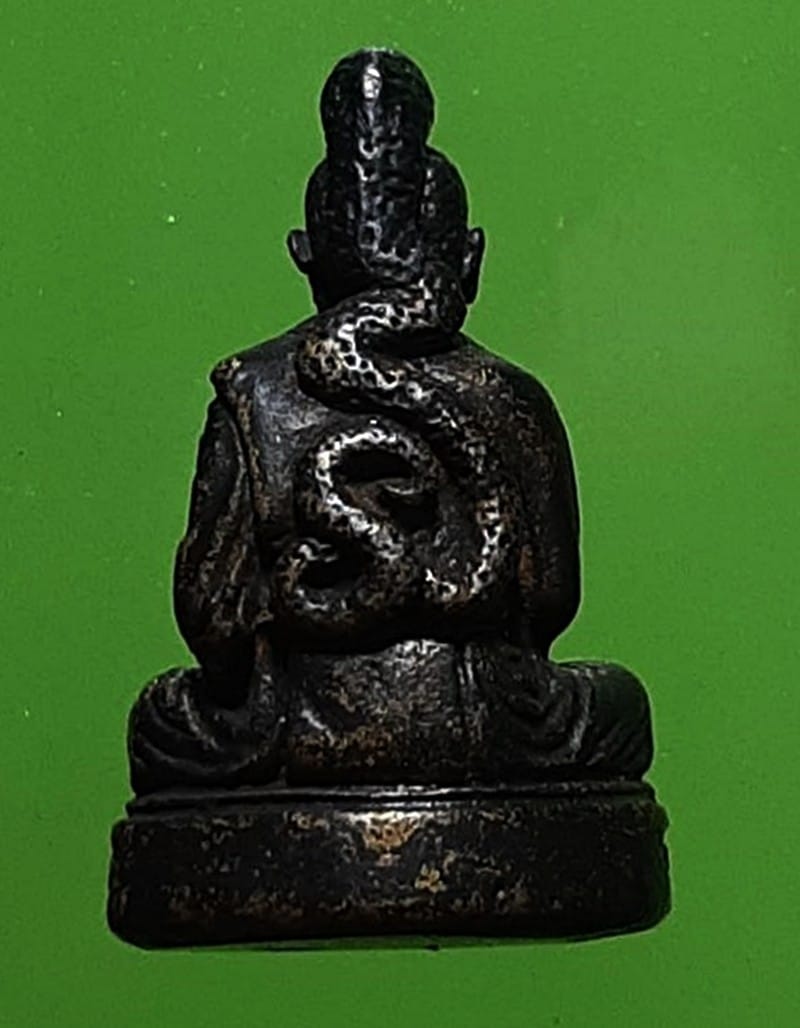 รูปหล่อปรกงู หลวงพ่อสำเนียง อยู่สถาพร วัดเวฬุวนาราม นครปฐม