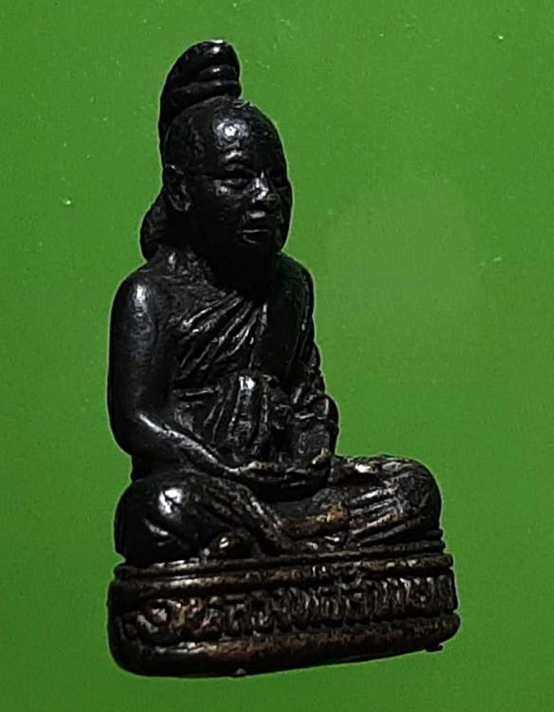 รูปหล่อปรกงู หลวงพ่อสำเนียง อยู่สถาพร วัดเวฬุวนาราม นครปฐม