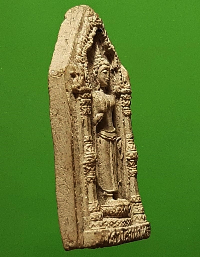 พระร่วงโรจนฤทธิ์ วัดพระปฐมเจดีย์ นครปฐม ที่ระลึกคล้ายวันเกิด ปี 2514 เนื้อผง 