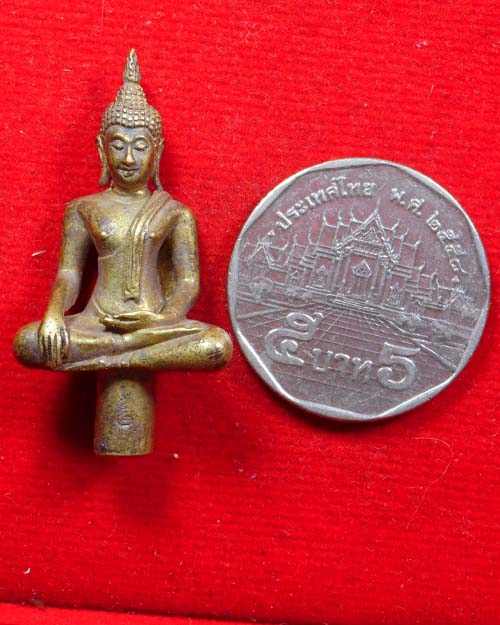 พระยอดธง เนื้อทองผสม ยันต์อุณาโลม ไม่ทราบที่