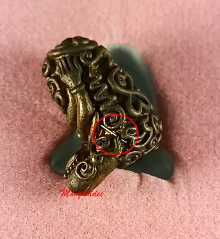 พระปิดตามหาอุตตโม ไตรมาส53 หลวงพ่อสาคร พิมพ์กลาง เนื้อชนวน No 2319 พิเศษมีเข็ม 1 เล่ม สภาพสวย