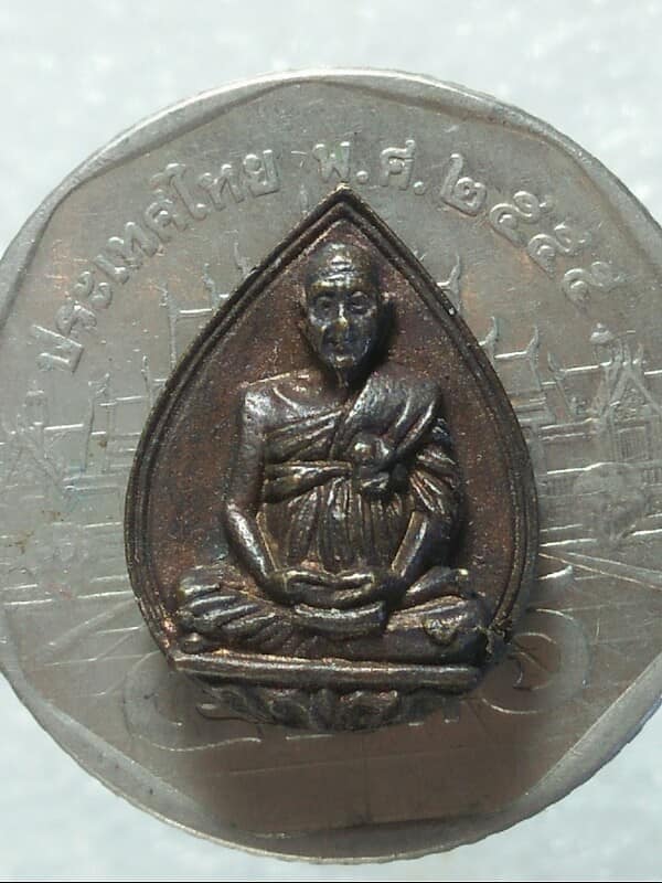 พระสมเด็จวัดระฆัง ชุด 2 องค์ รุ่นสมทบทุนสร้างกำแพง วัดวังบัว บ้านนา นครนายก กล่องเดิมๆ