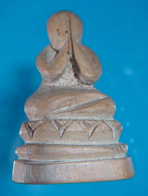 *** พระปิดตาไม้แกะ มีจาร สวยครับ ***