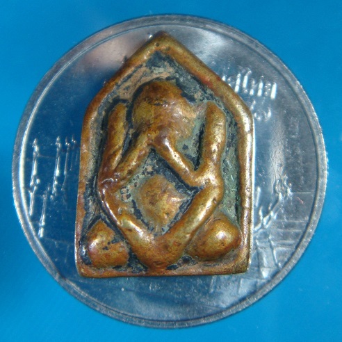 " เคาะเดียว" พระปิดตาจิ๋ว ห้าเหลี่ยม หลังจาร ไม่ทราบที่