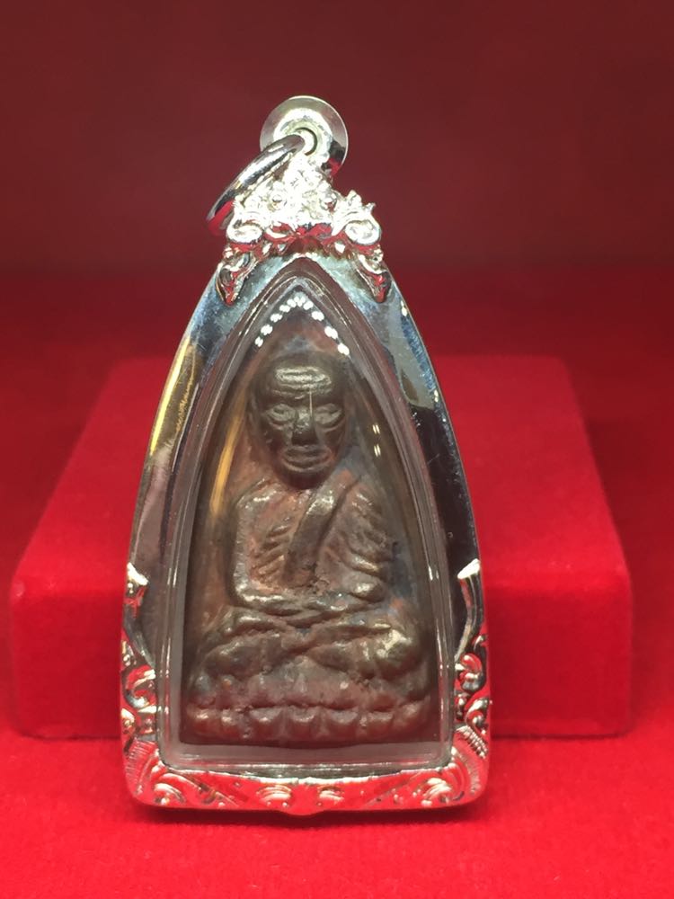 หลวงปู่ทวด วัดช้างให้ พิมพ์หลังเตารีดใหญ่ B เนื้อนวะ รุ่น100ปี อาจารย์ทิม