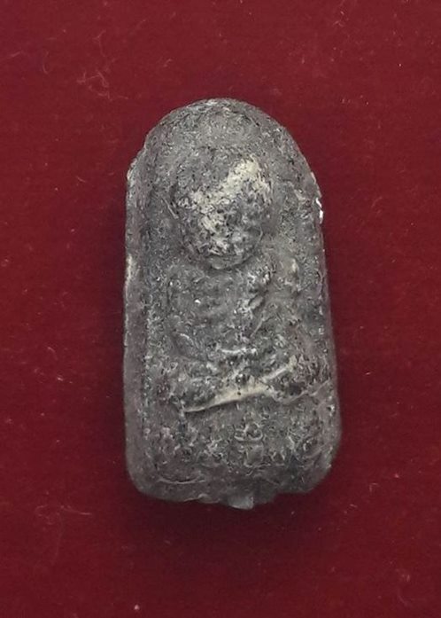 หลวงพ่อทวด เนื้อว่าน พิมพ์พระรอด ฝังตะกรุด 