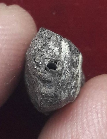 หลวงพ่อทวด เนื้อว่าน พิมพ์พระรอด ฝังตะกรุด 