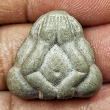 พระปิดตาวัดเนรัญชรา รุ่นแรก