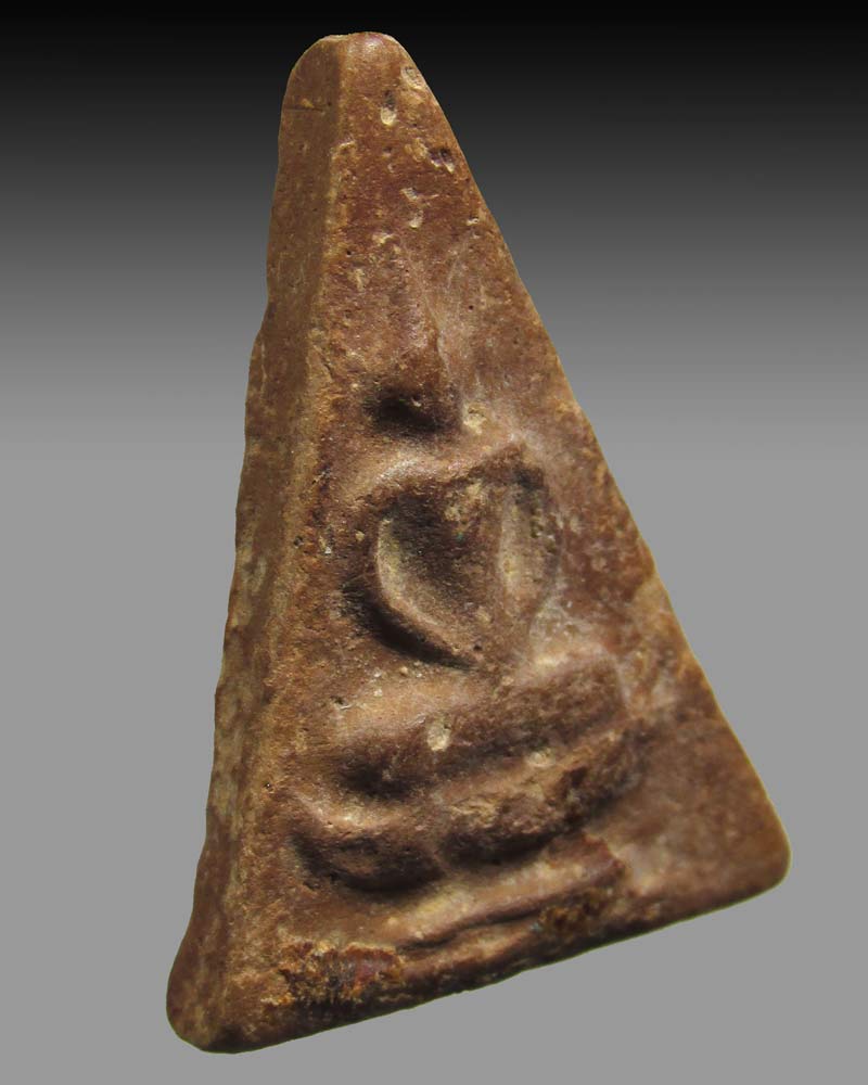 พระนางพญานั่งพาน หลวงพ่อแง วัดบางไผ่เตี้ย ปี 2482 จ.สมุทรสาคร