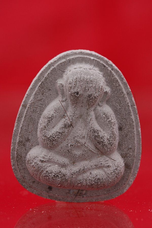 พระปิดตาจัมโบ้ วัดดำรงธรรม จ.ลำปาง มีเส้นเกศาหลายเส้น