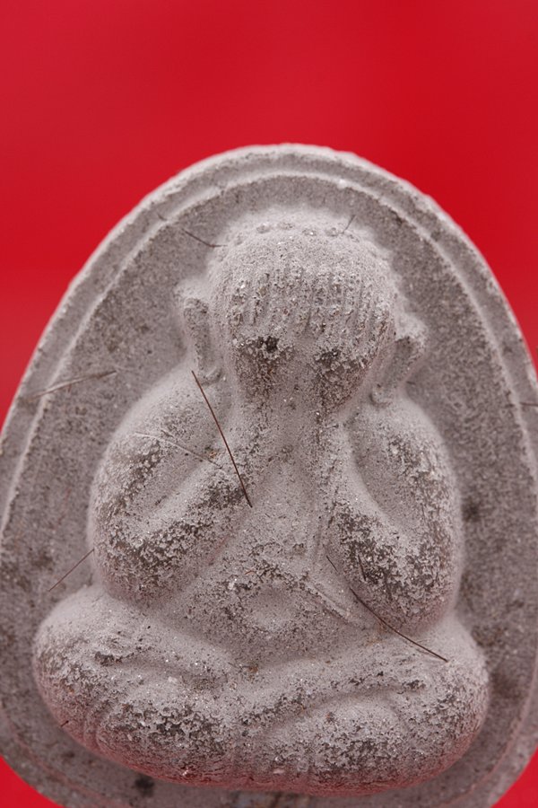 พระปิดตาจัมโบ้ วัดดำรงธรรม จ.ลำปาง มีเส้นเกศาหลายเส้น