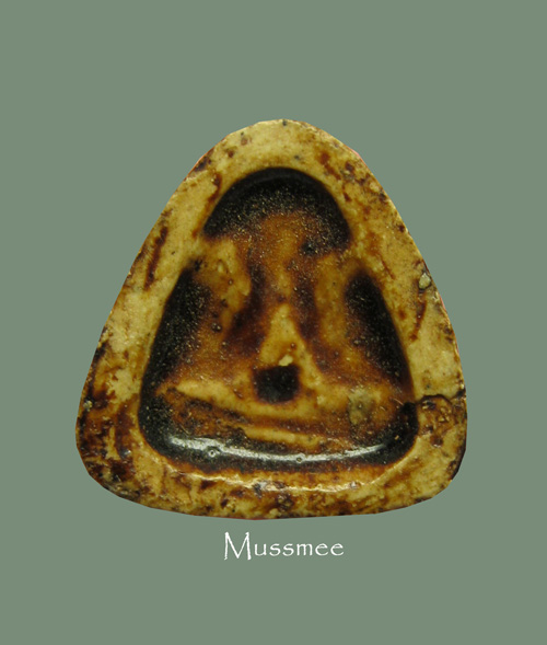 พระปิดตาพิมพ์จิ๋ว หลังแบบ ลพ.ภุชงค์ วัดช่องลม จ.ชลบุรี พระสวยยยยยยยยยย ### เคาะเดียว ###